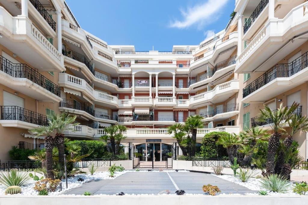 Superbe Studio Avec Terrasse En Front De Mer Menton Exterior photo