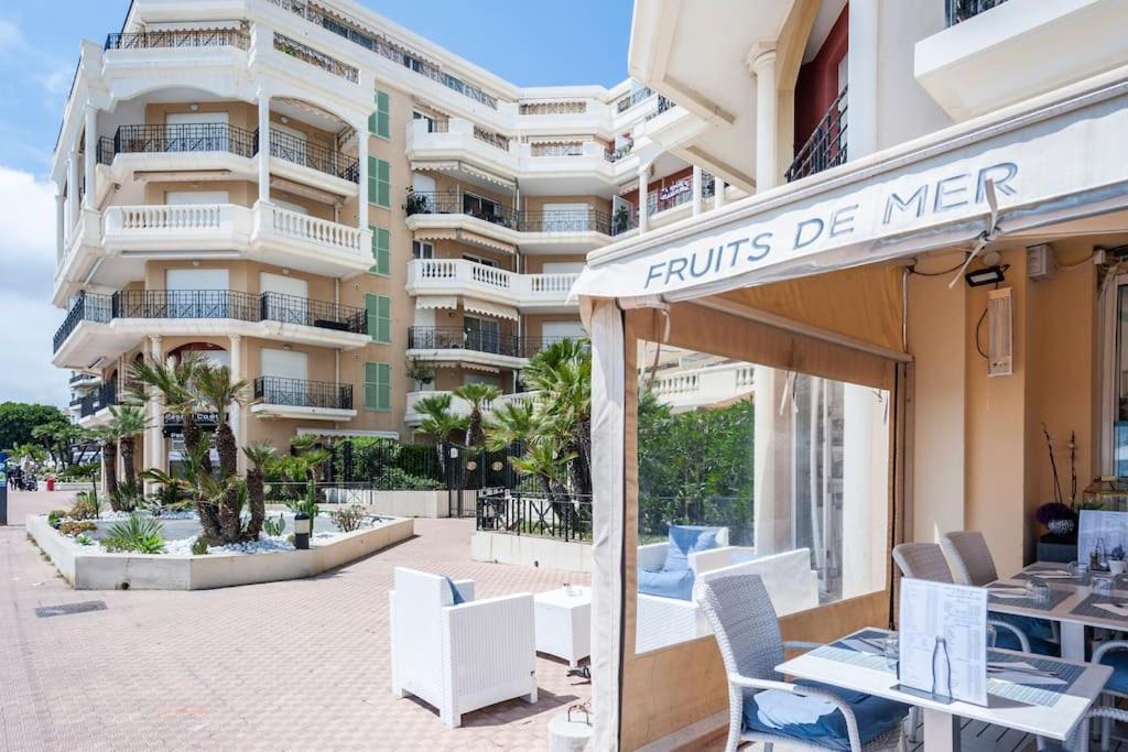 Superbe Studio Avec Terrasse En Front De Mer Menton Exterior photo